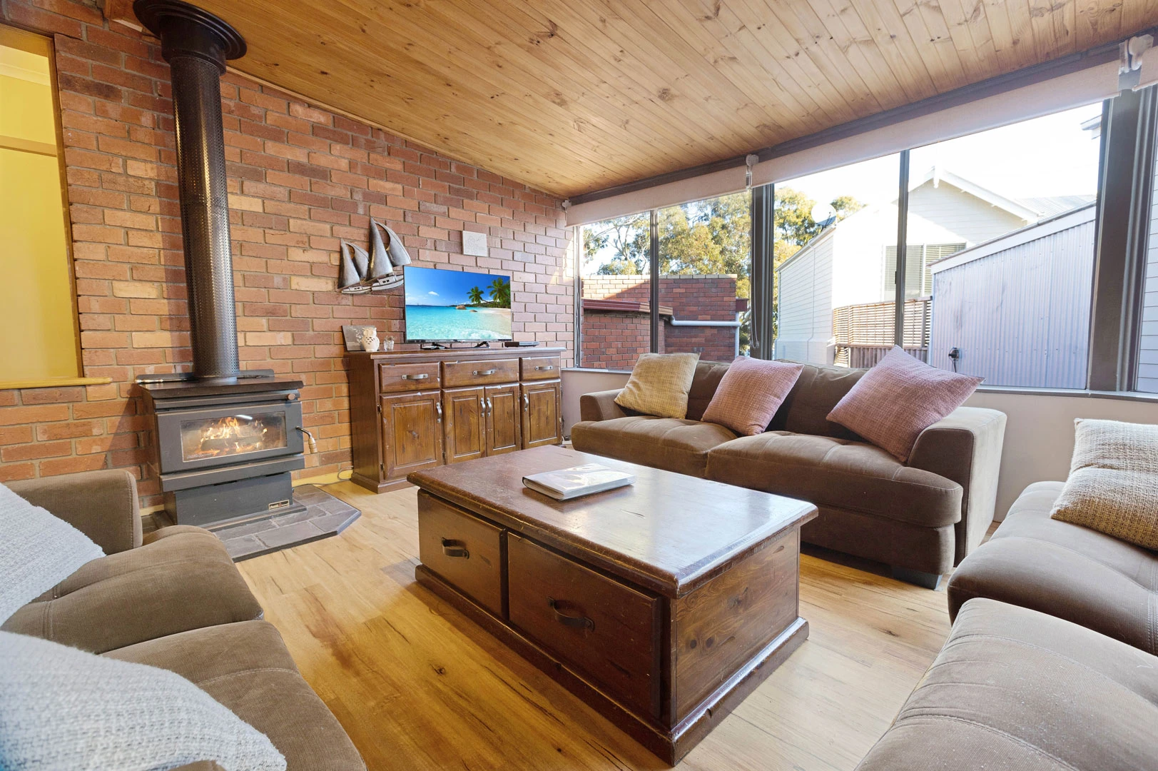 The lighthouse cottage at Point Hicks, a perfect day trip from East Gippsland.