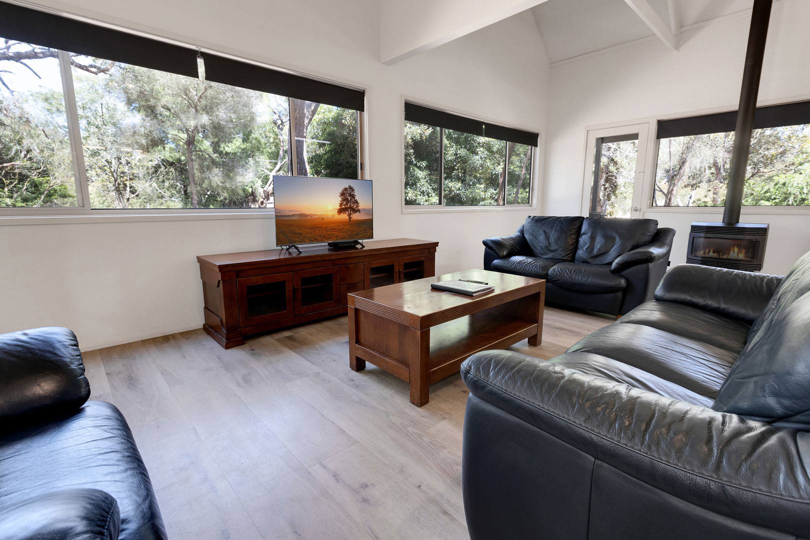 Burrabogie - Waterfront Retreat