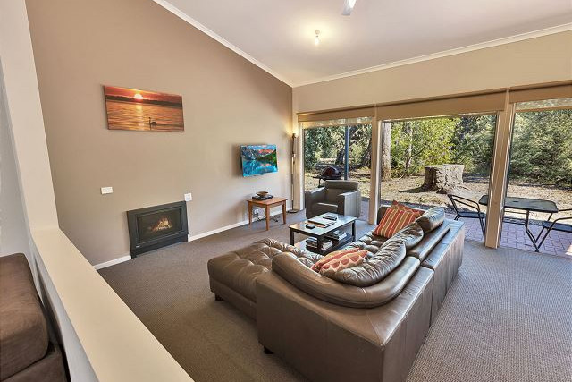 Ivanhoe - Waterfront Retreat